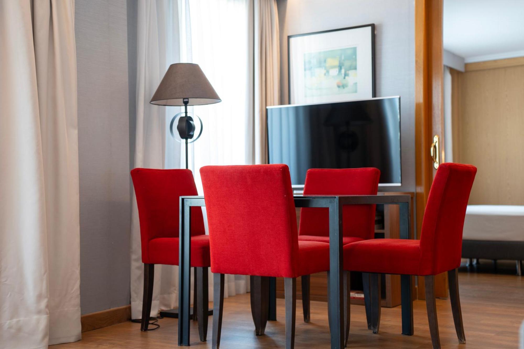 Aparto-Hotel Rosales Madrid Bagian luar foto