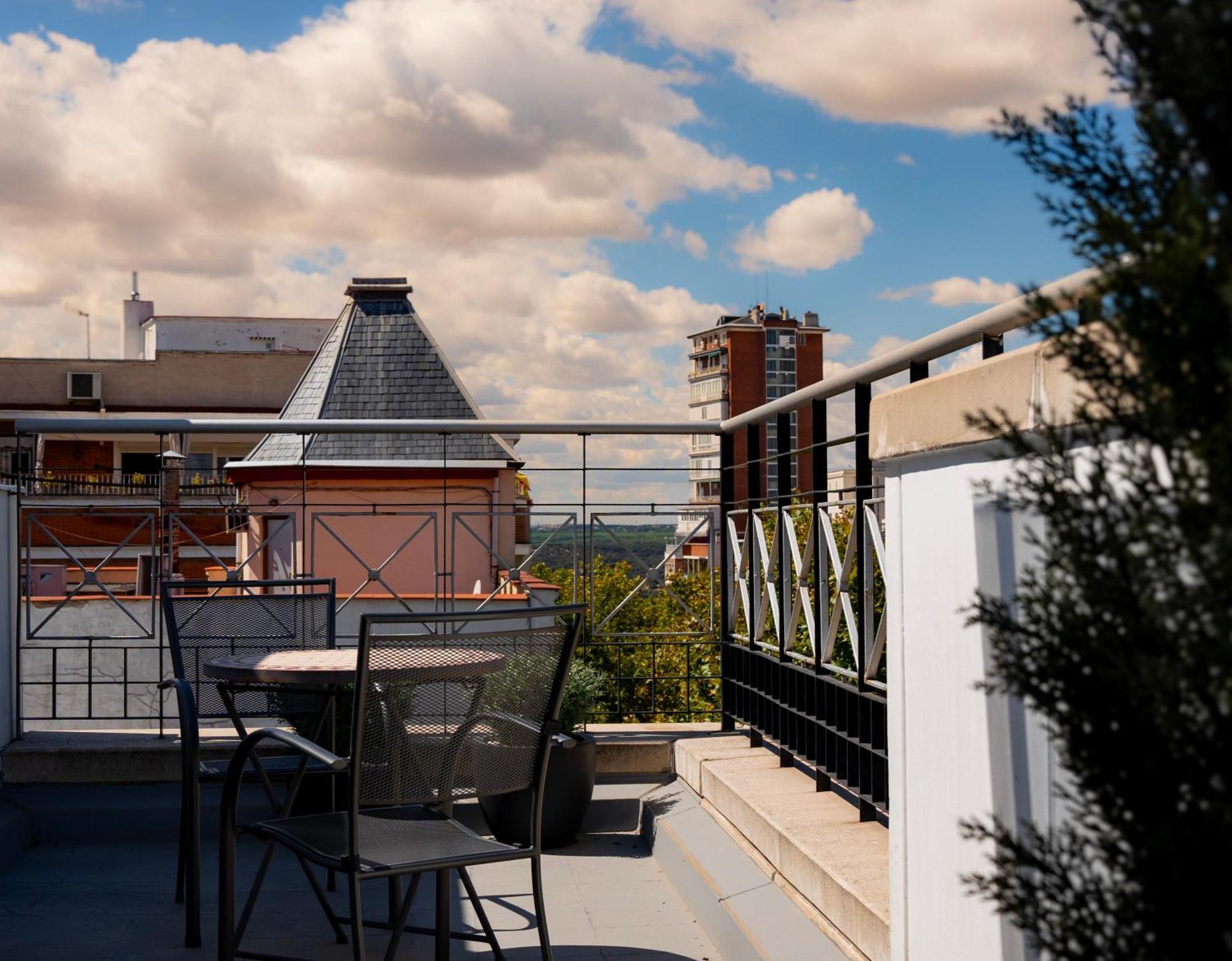 Aparto-Hotel Rosales Madrid Bagian luar foto