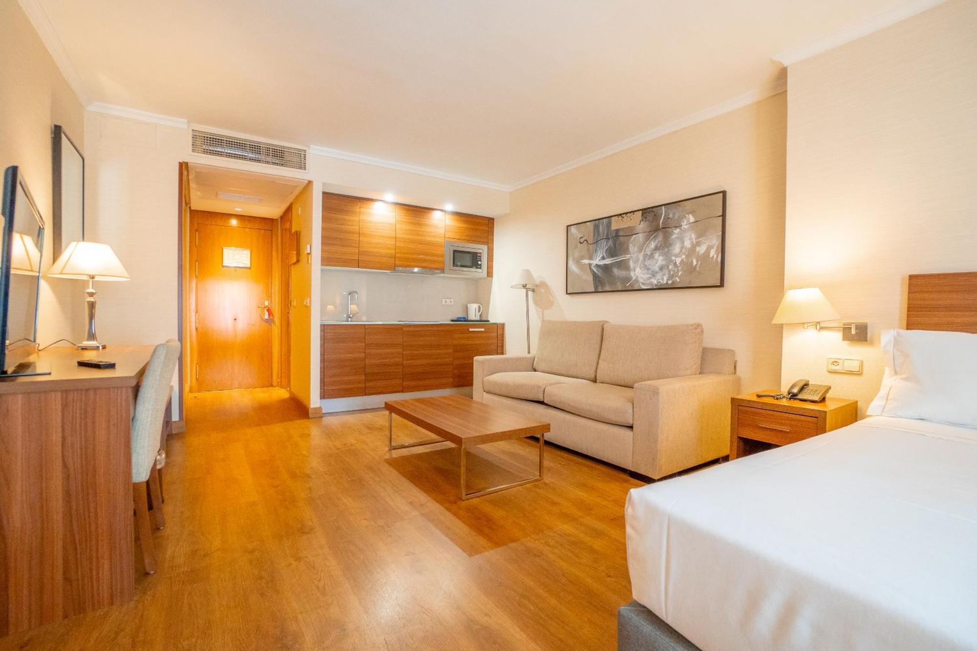 Aparto-Hotel Rosales Madrid Bagian luar foto