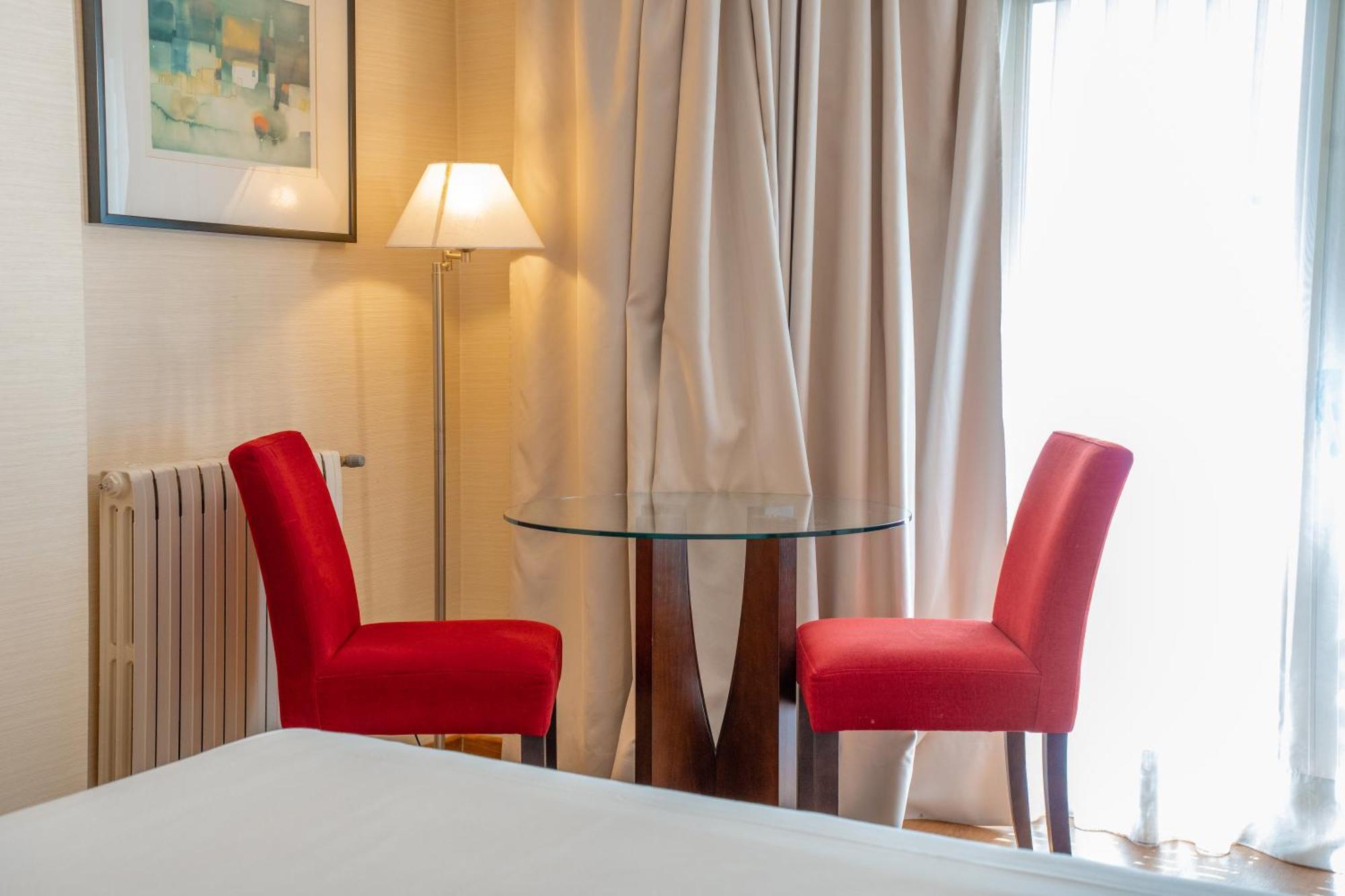Aparto-Hotel Rosales Madrid Bagian luar foto