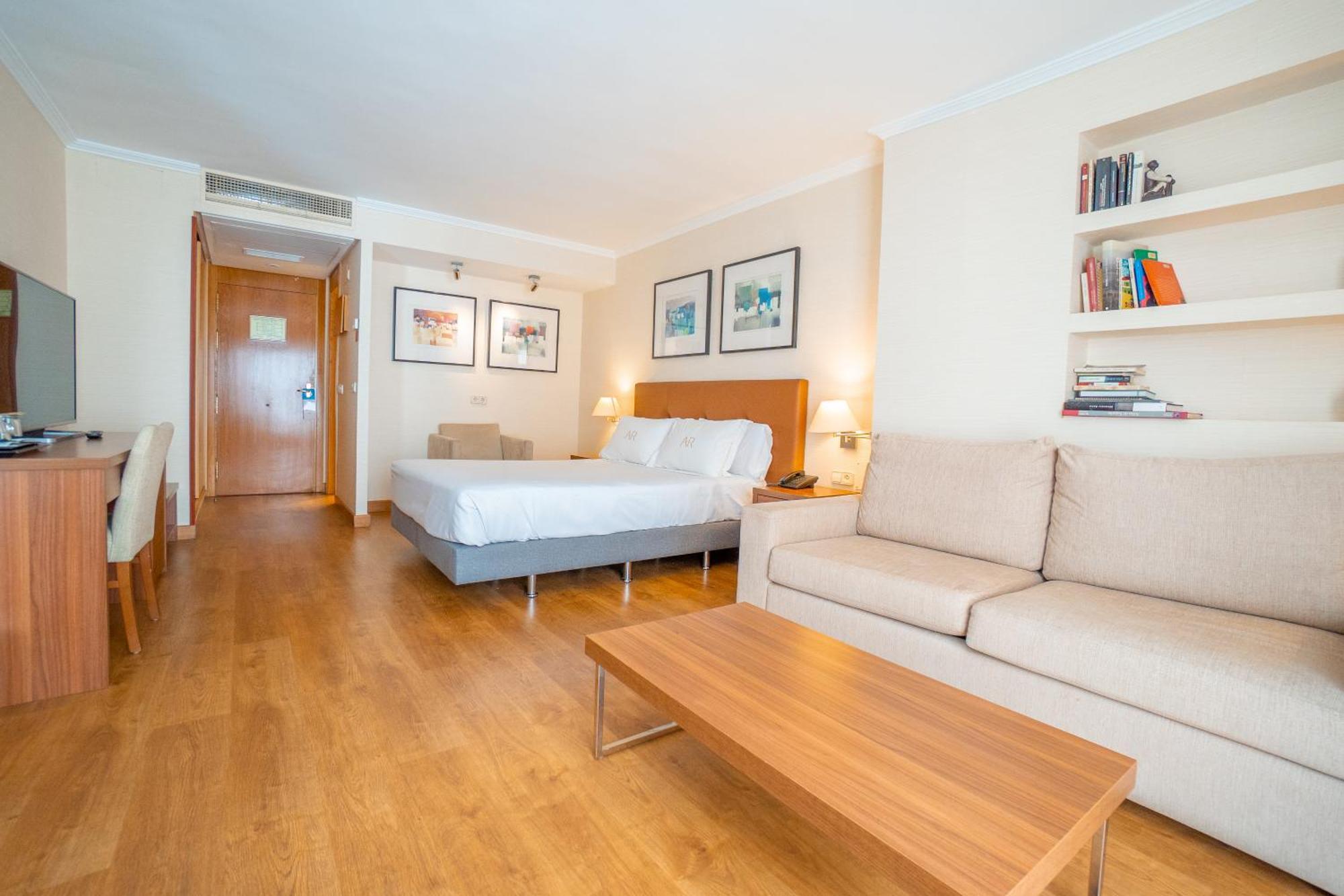 Aparto-Hotel Rosales Madrid Bagian luar foto