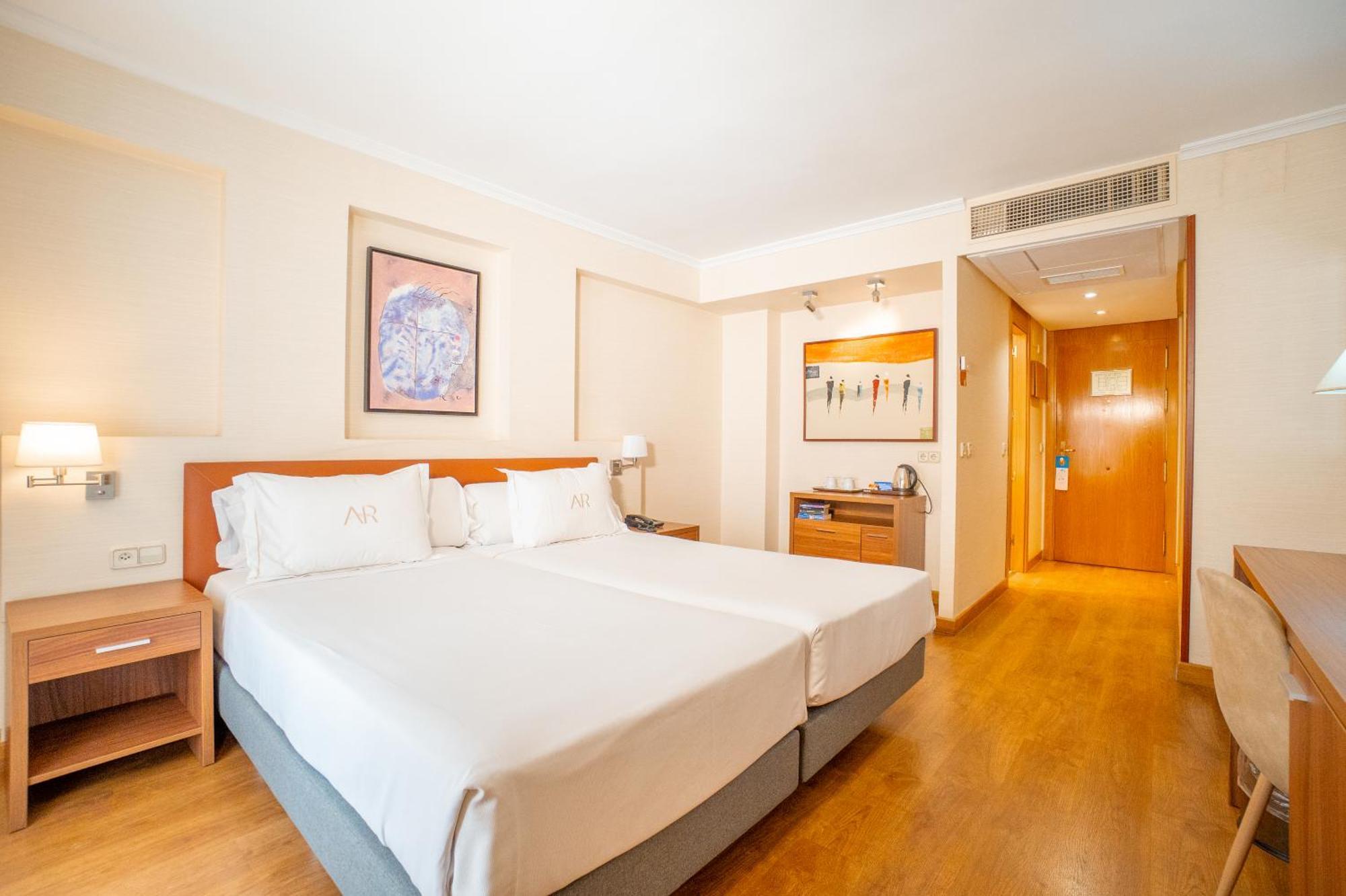 Aparto-Hotel Rosales Madrid Bagian luar foto