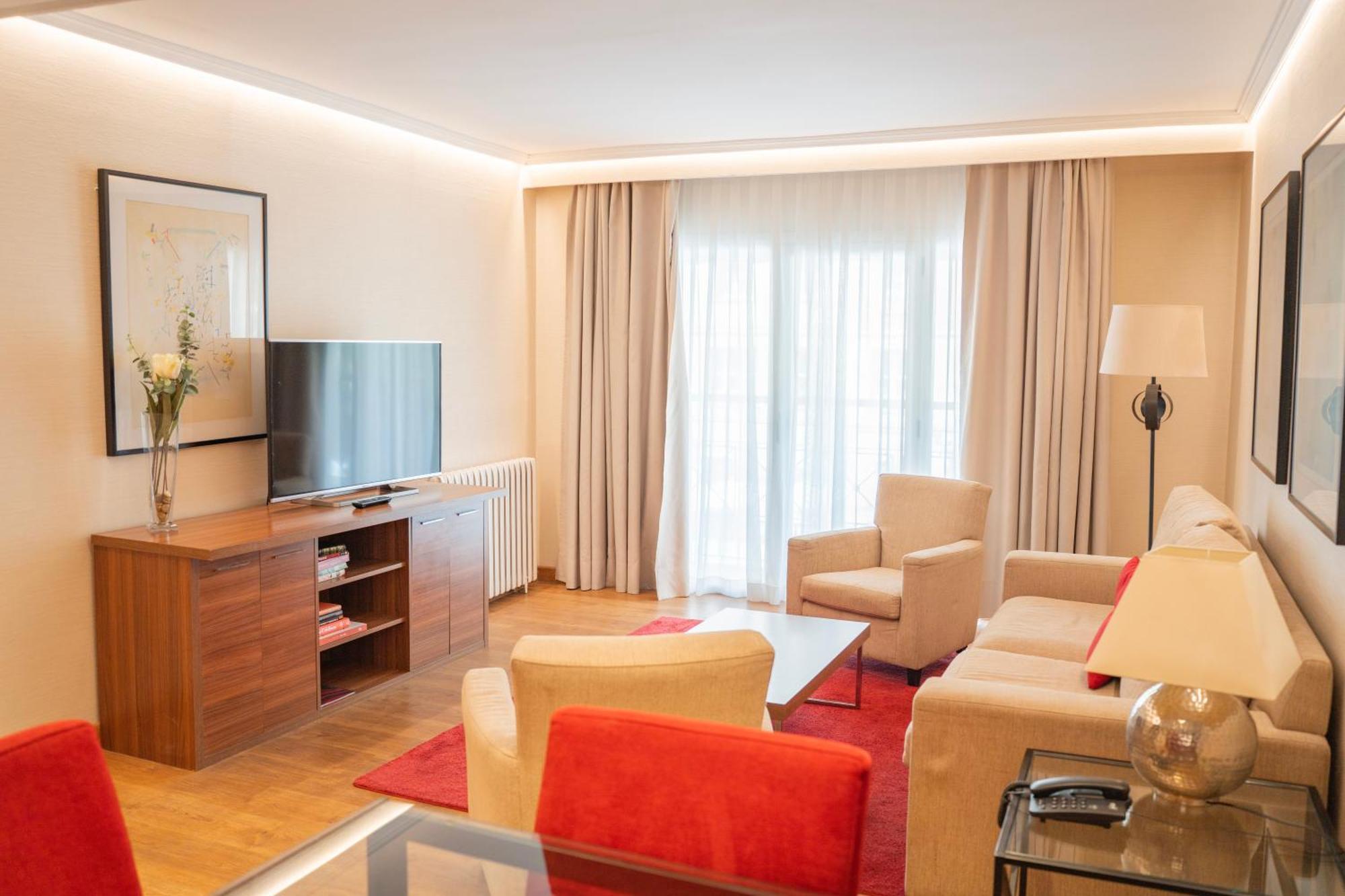 Aparto-Hotel Rosales Madrid Bagian luar foto